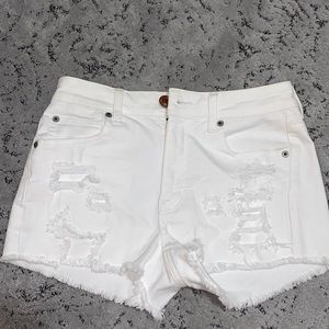 American eagle WHITE ripped shorts size 6